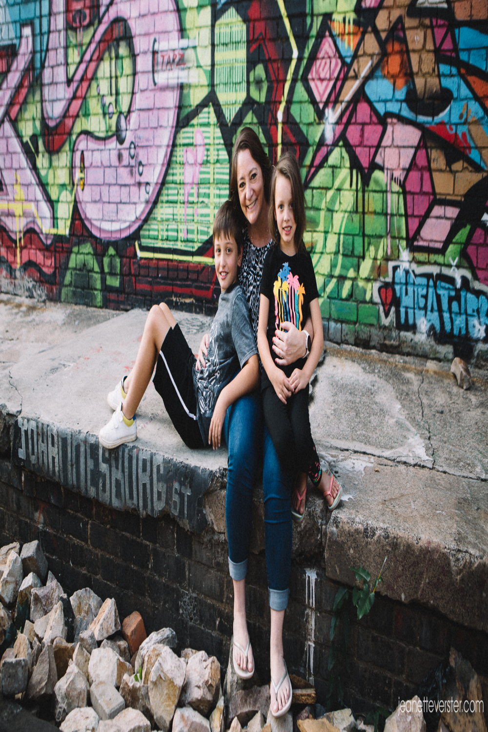 A fun family shoot at the graffiti walls - Jeanette Verster