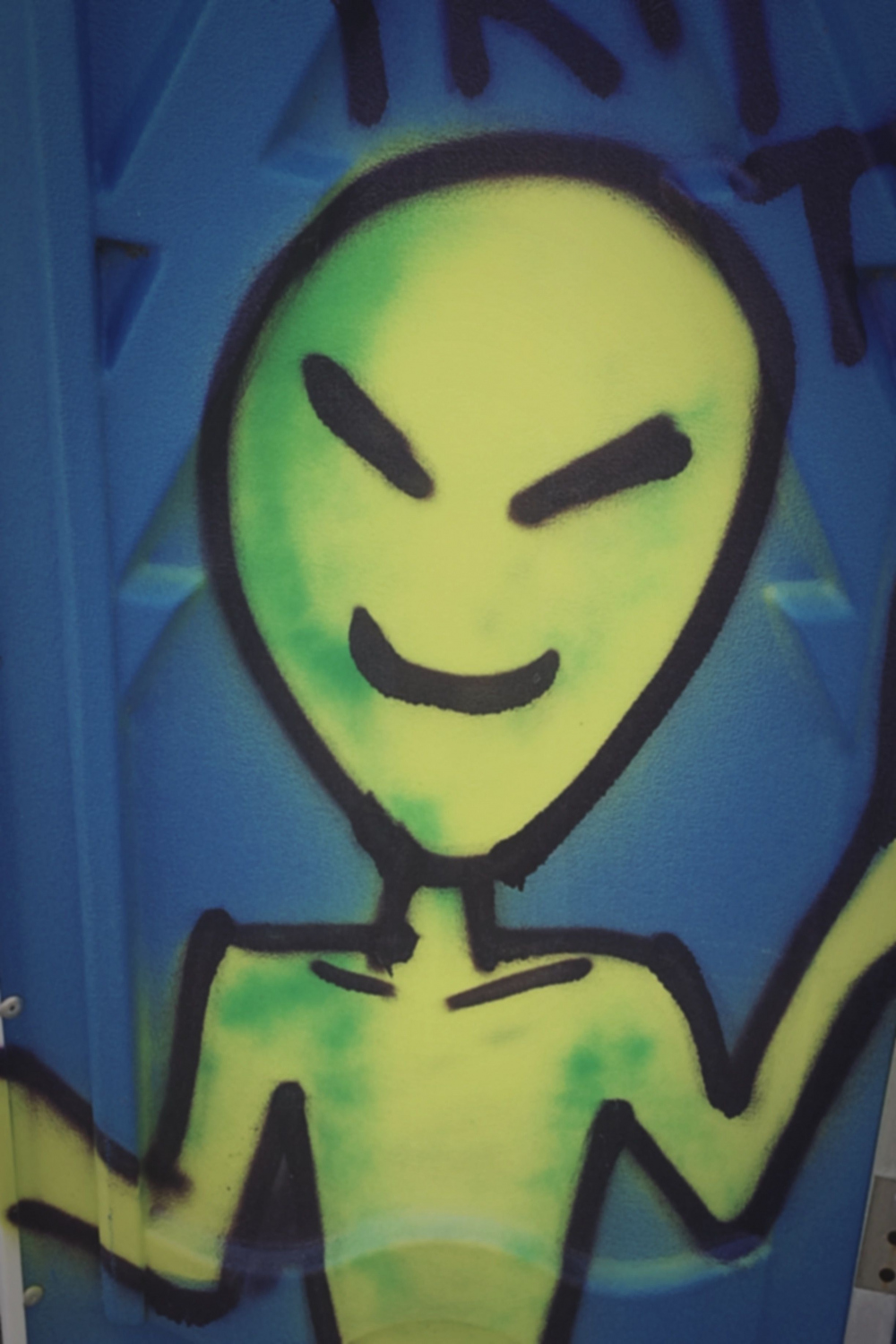 alien #aesthetic #graffiti #grunge  Graffiti style art, Graffiti