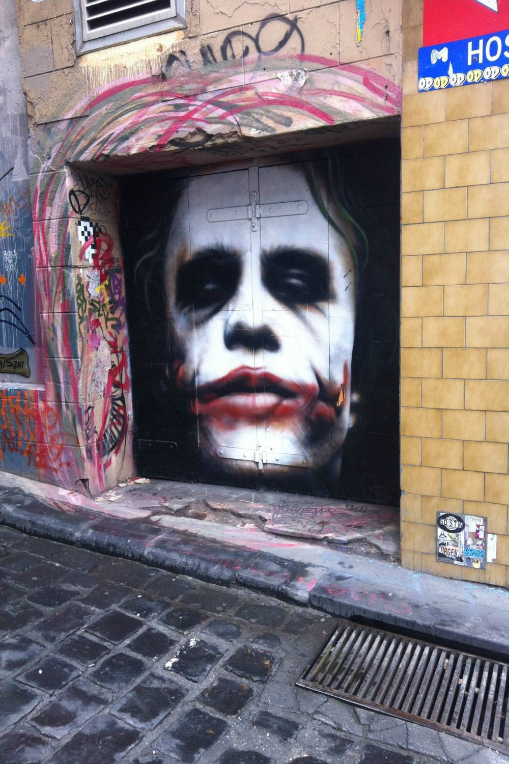 Awesome joker graffiti  Street art graffiti, Street art banksy