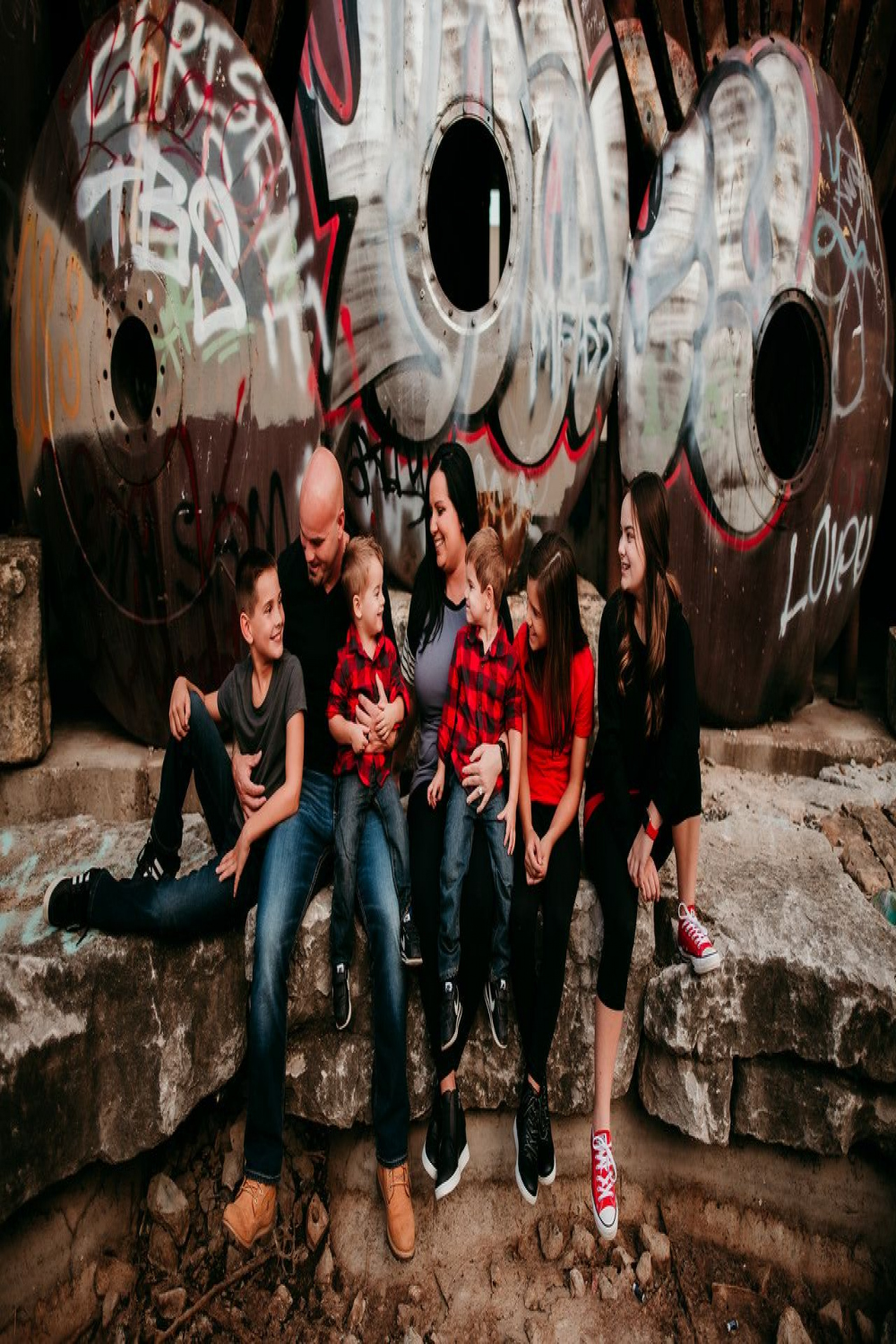 Graffiti Family Photos  Family photography, Big family, Family photos