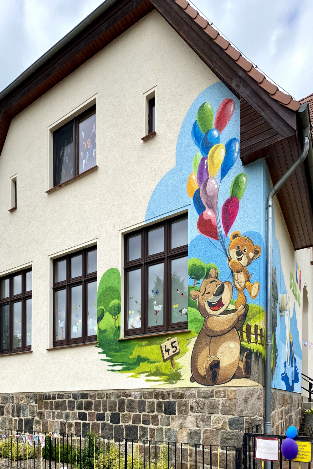 Graffiti Kita Prignitz - Graffiti Künstler Fassade