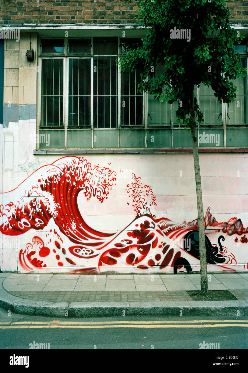 Hokusai graffiti art hi-res stock photography and images - Alamy