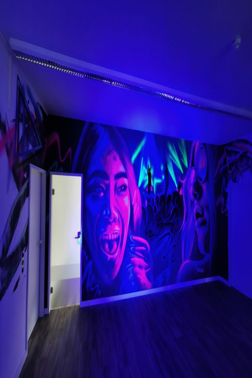 Leuchtende Neon Graffiti von  graffitimotion