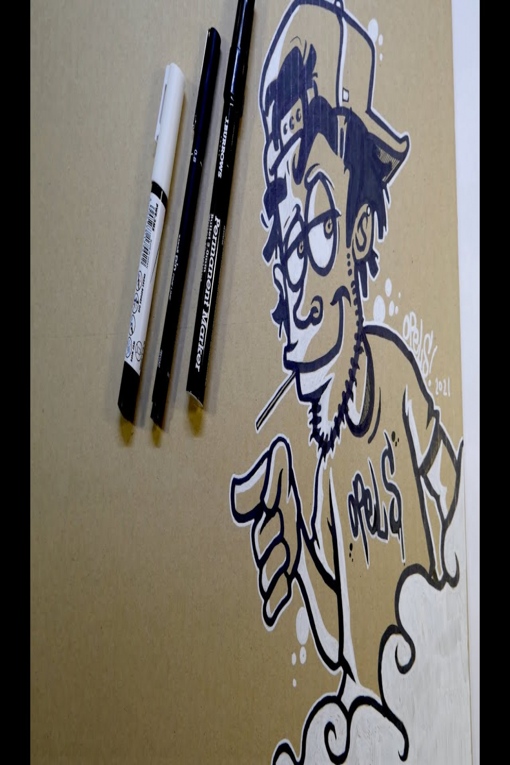 New Graffiti Character Drawing using only  Pens on Cardboard!