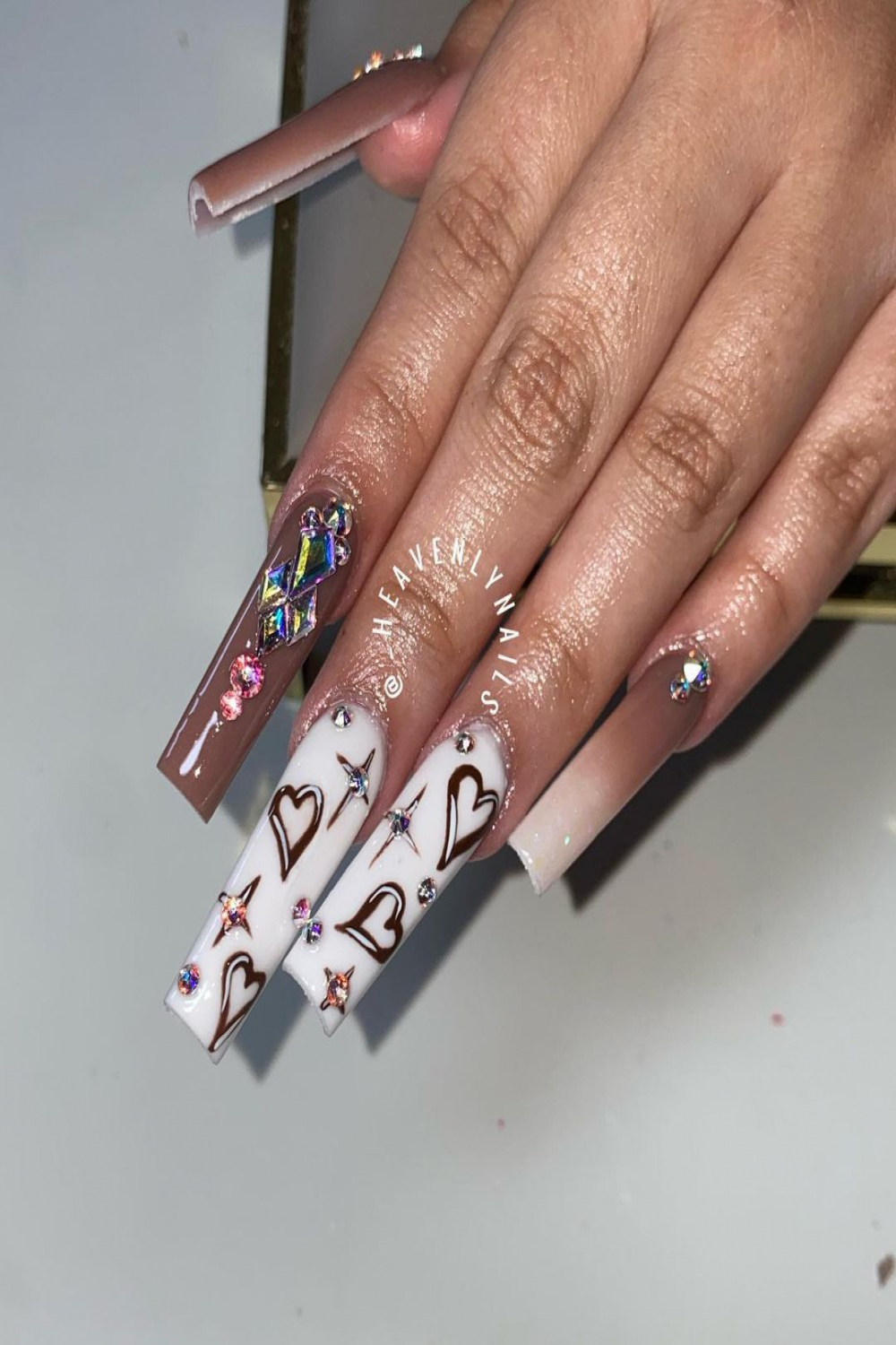 Pin on Graffiti Heart Acrylic Nails