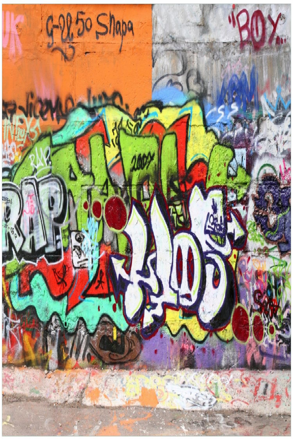 Poster RAP-Graffiti- Wand mit verschiedenen Tags  Wallario