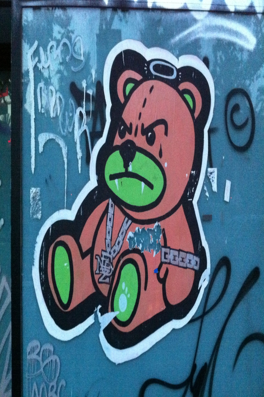 That is one angry bear! Barcelona, Spain #graffiti