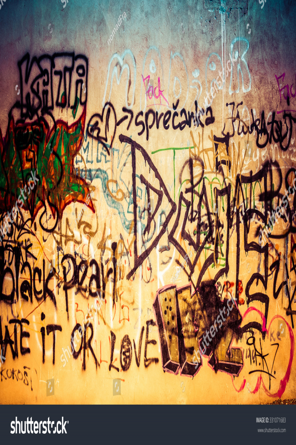 Ugly graffiti wall, urbane Kunst Stockfoto   Shutterstock