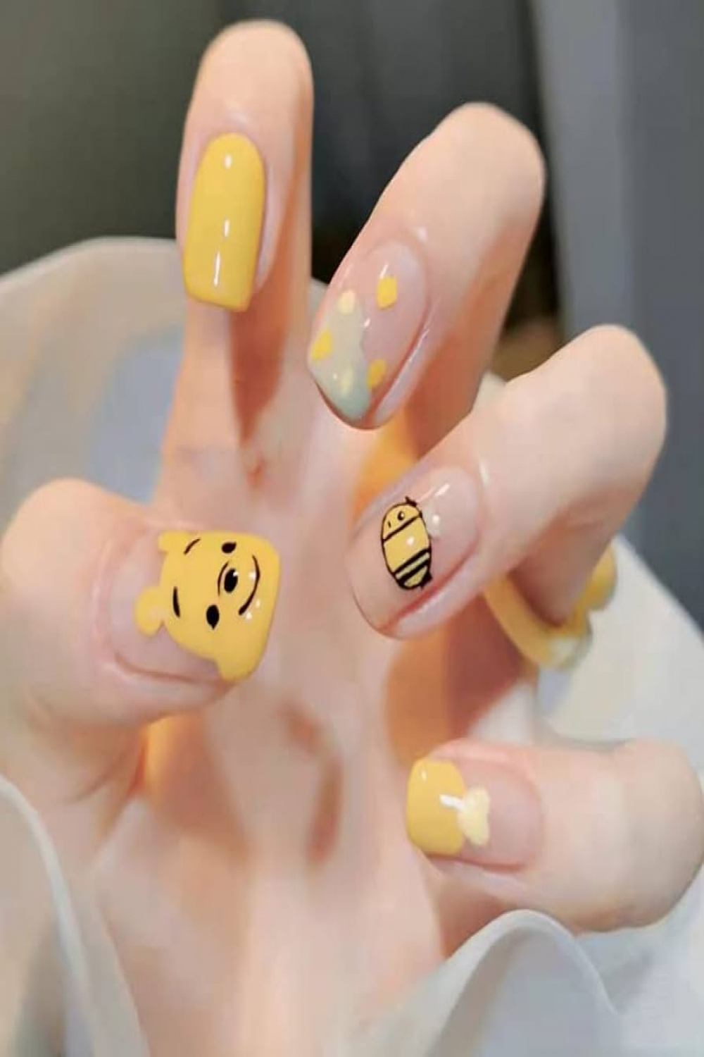 VEBONNY Cartoon Styly Short False Nails Yellow Bear Bee Graffiti