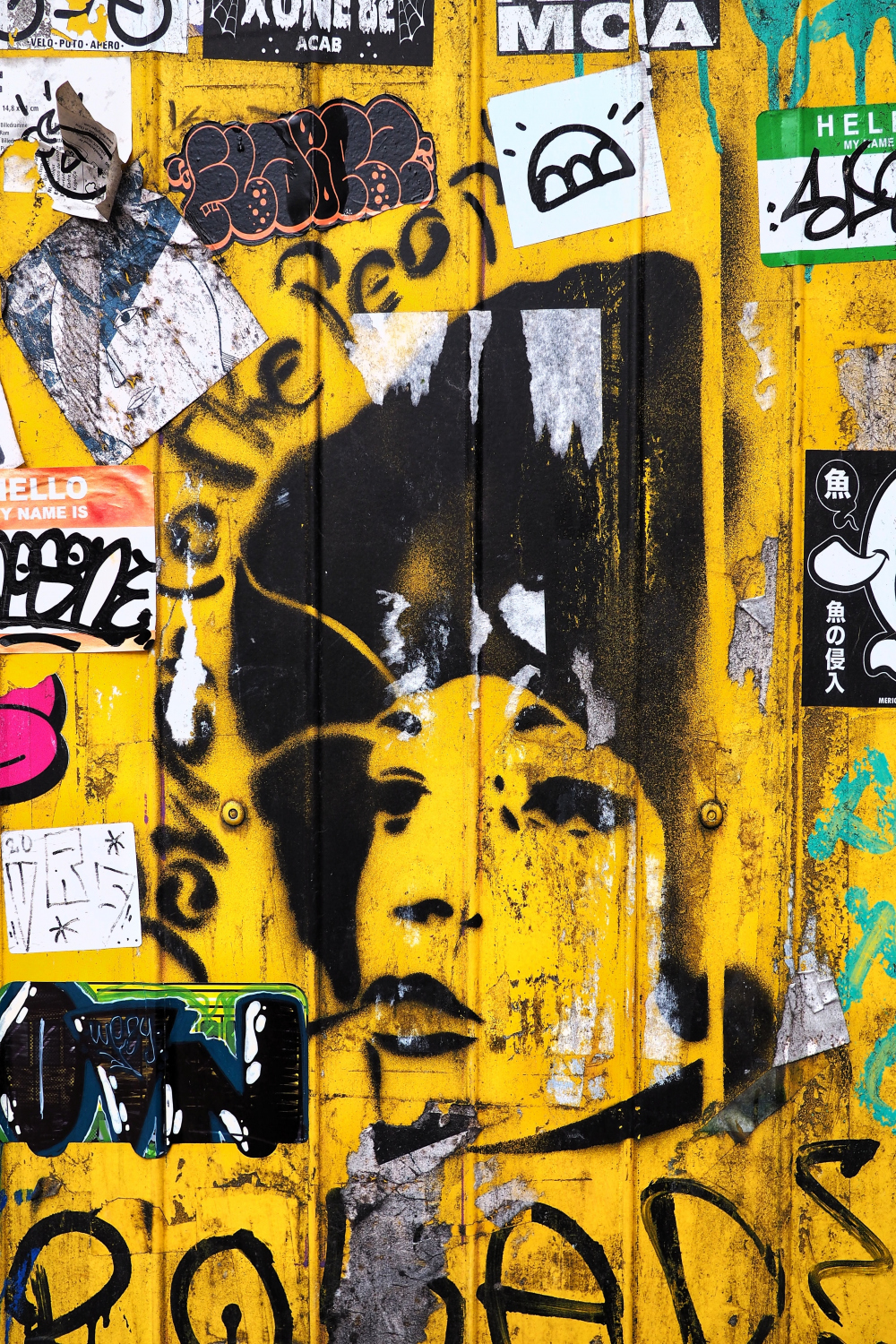 Yellow and black graffiti art photo – Free Toulouse Image on Unsplash