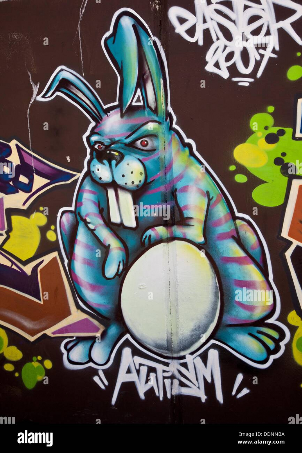 Graffiti rabbit hi-res stock photography and images - Alamy