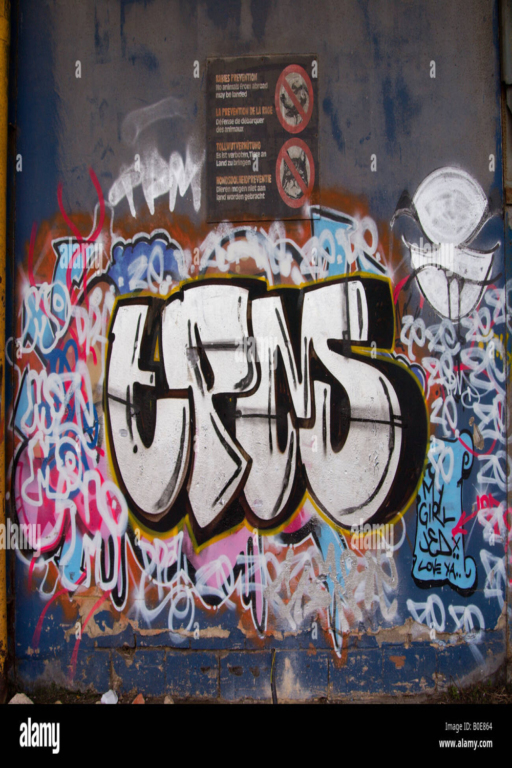 Graffiti wall tag tagging -Fotos und -Bildmaterial in hoher