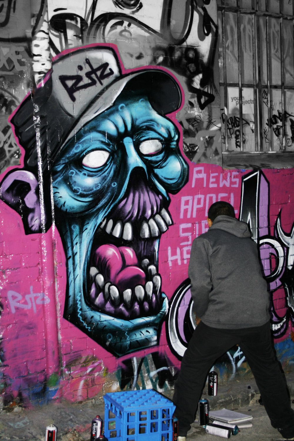 Graffiti zombie  Street art, Graffiti art, Graffiti artist