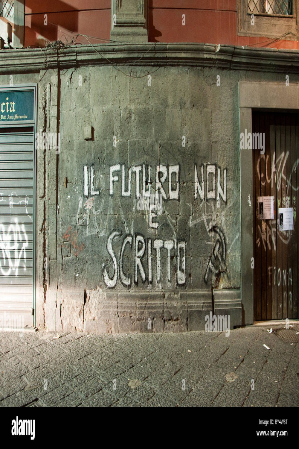 Street art and Graffiti in Naples, Italy with the words: Il Futuro