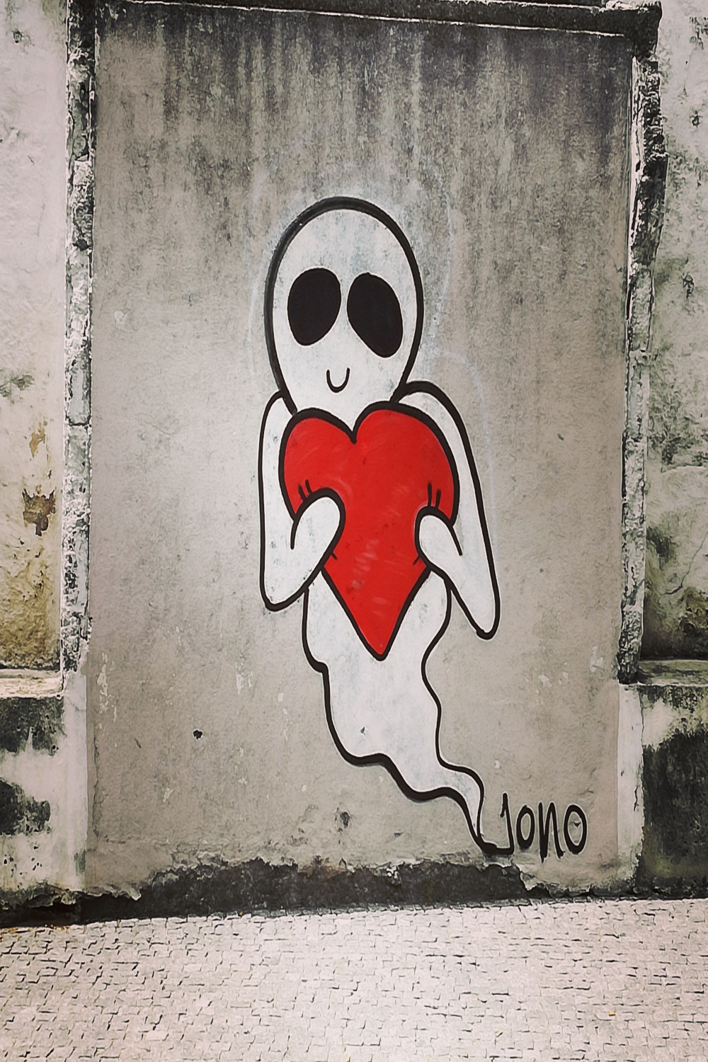 Valentine ghost - Porto, Portugal  Graffiti art, Street art